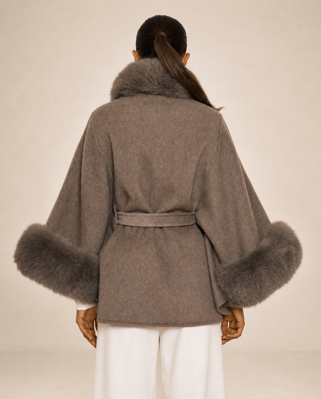 Manteau élégant en laine avec Col et poignets en fausse Fourrure
