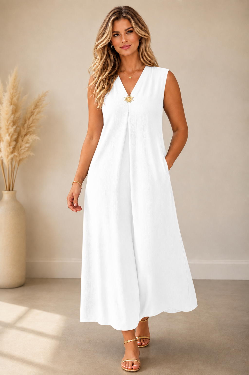 Robe Longue  – Col V & Broche Soleil